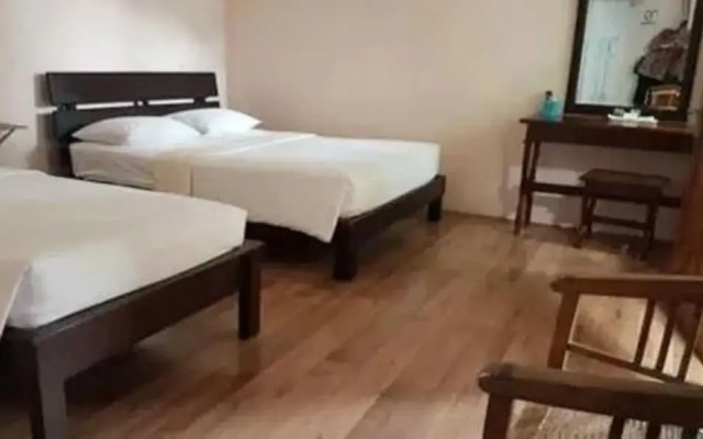 Halona Guest House