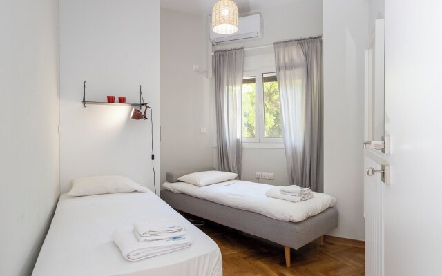 Trendy 2 bedroom Apartment 5min to metro