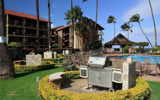 Papakea #C404 - 3 Br condo by RedAwning