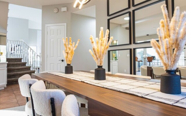 73rd Glendale 4 Bedroom Home by RedAwning