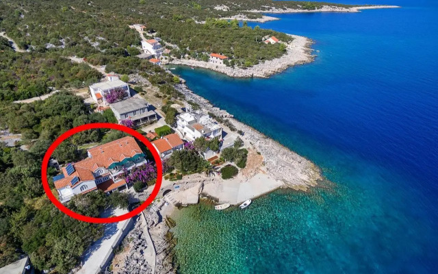 Apartments by the sea Cove Pokrivenik, Hvar - 10419