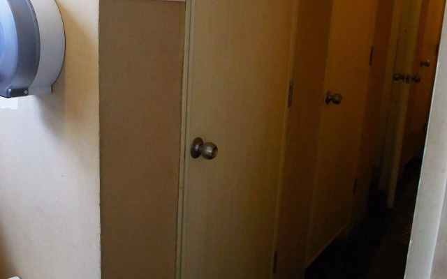 VX The Fifty - Hostel
