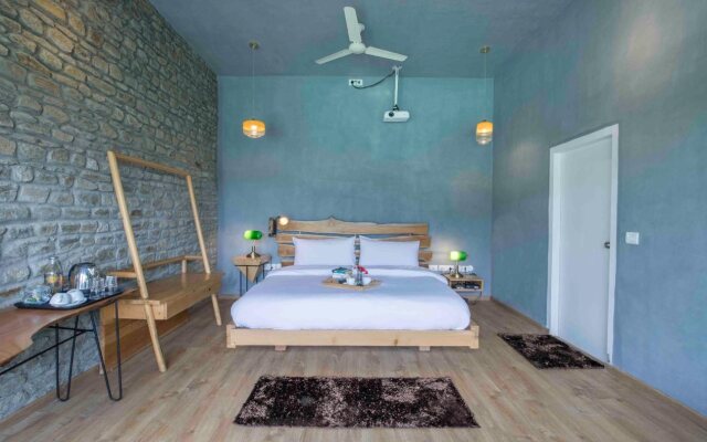 Seclude Ramgarh, Cliff's Edge