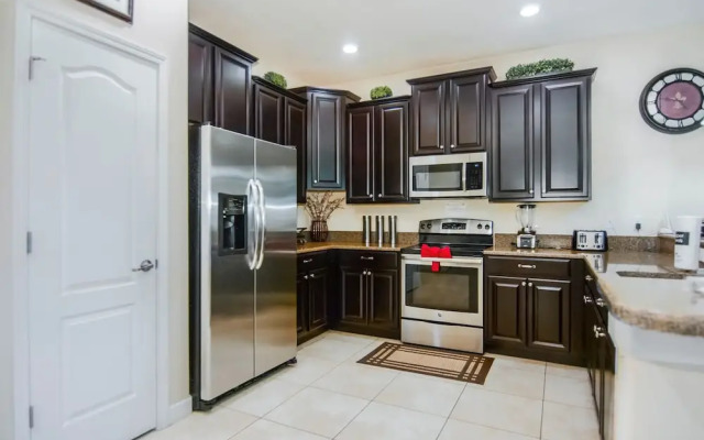 Home next to Disney CG1406