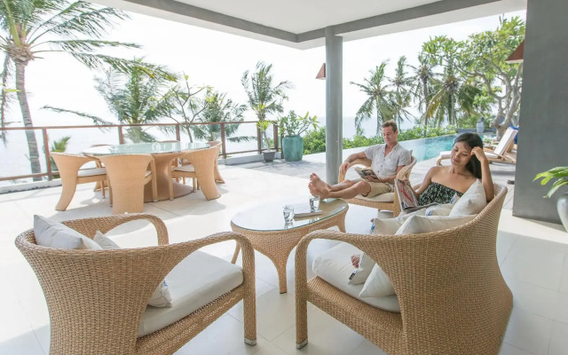 Malimbu Cliff Villa