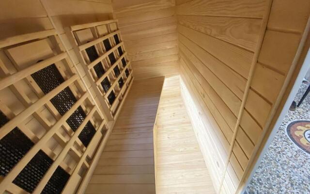 Le Clovis Suites Spa Sauna