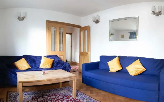 Warner House Apartments