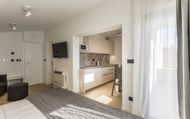 2 Nights Studios Apartments