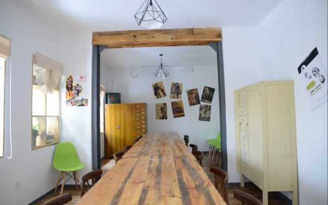 Qiandaohu Blue Mountain Youth Hostel