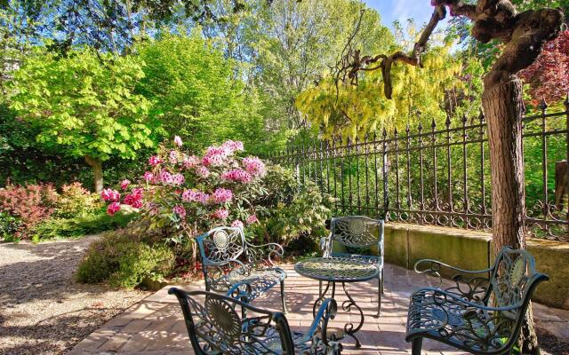 Garden in Paris - Luxury Apt - 2 BR