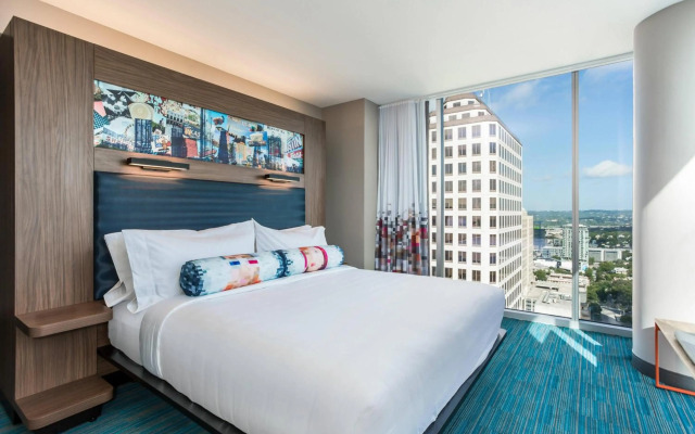 Aloft Austin Downtown