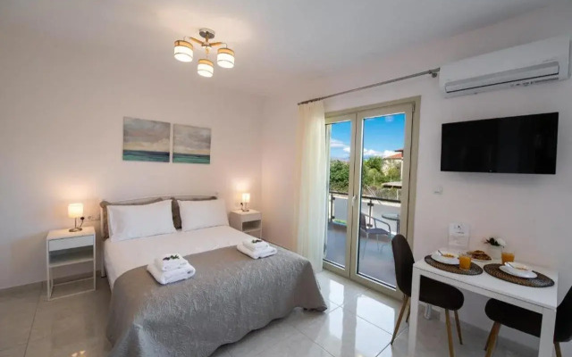 Bounatsa Studios & Apartments