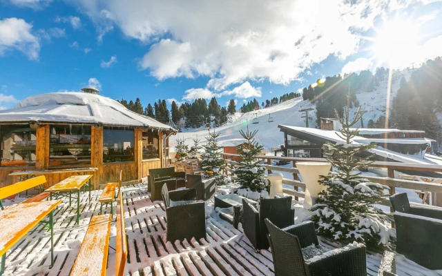 Cavalese few min From ski A01 P01