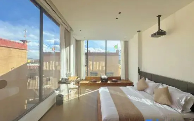 Litang Yongzong Hotel