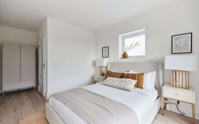 The Wembley Park Retreat - Modern 2bdr Flat With Balcony
