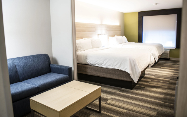 Holiday Inn Express & Suites Sedalia by IHG