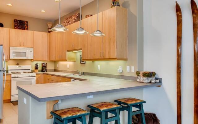 1-1220 Lionsridge Loop 3B