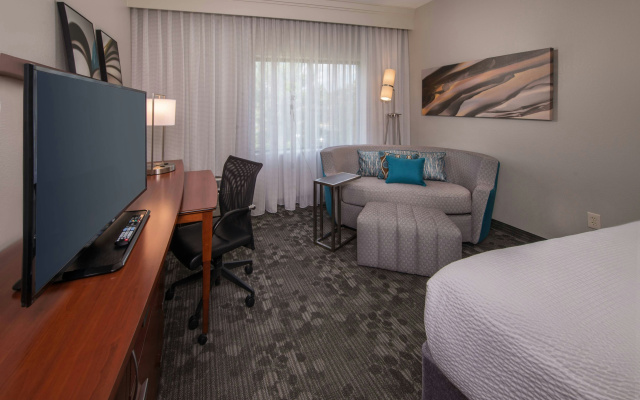 Courtyard by Marriott Dulles Town Center