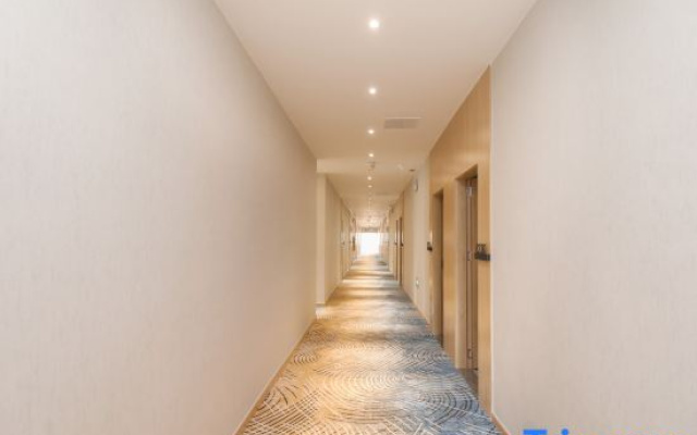Qingmu Hotel (Nanjing Yuhuatai Xiaoxing Subway Station)