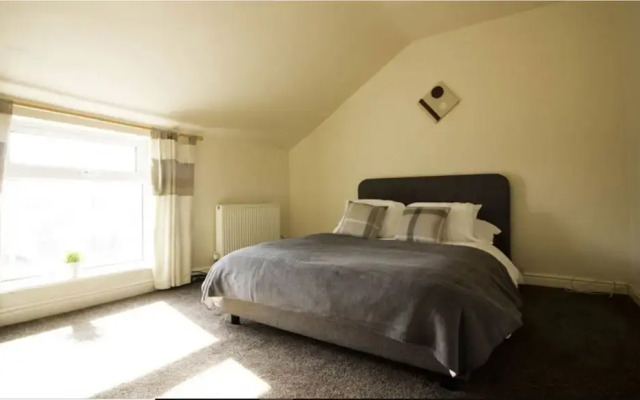 RoomTel - Brook House