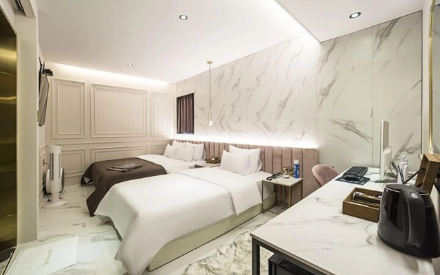 Busan Den Basta Hotel BIFC