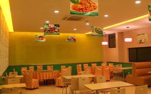 GreenTree Inn Liangyungang Donghai New Bus Station Express Hotel