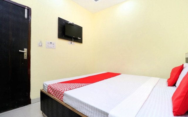 OYO 27650 Gian Residency