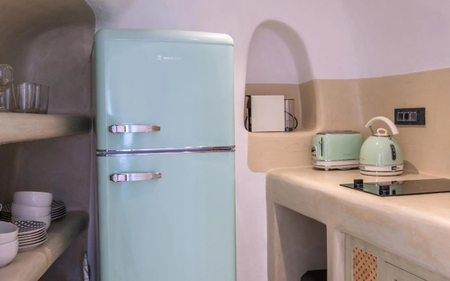 SantorOia Luxury Suites