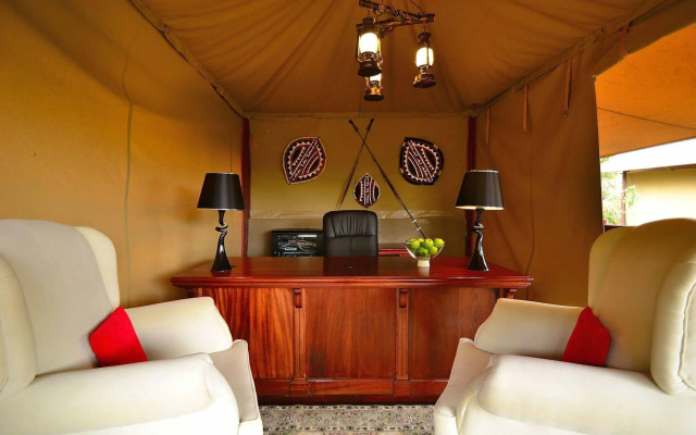 Kiboko Luxury Camp