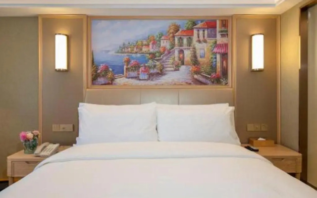 Vienna Hotel (Huainan Railway Station Wuyue Plaza)