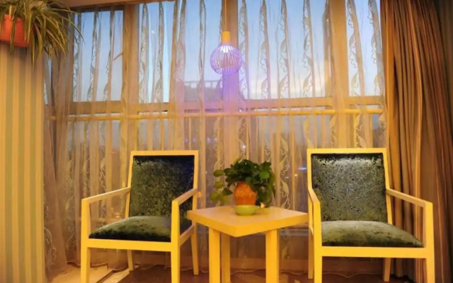 Chengdu Charm City Hotel
