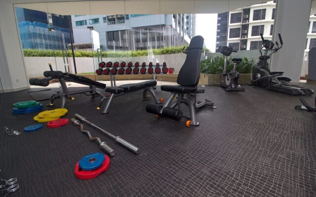 OYO Home 501 Luxury 1BR Crest Condo