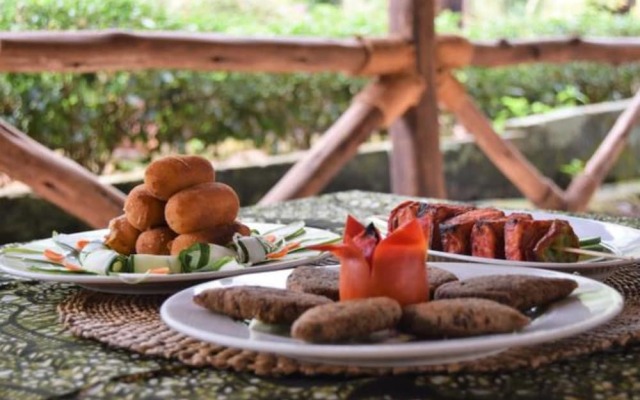 Chanya Lodge