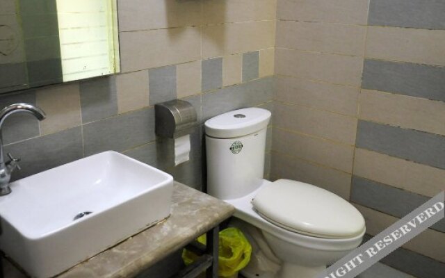 Guiyang Boyue Jinli Hotel (Xintian Subway Station)