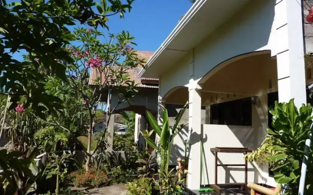 THE LAWAS Guesthouse
