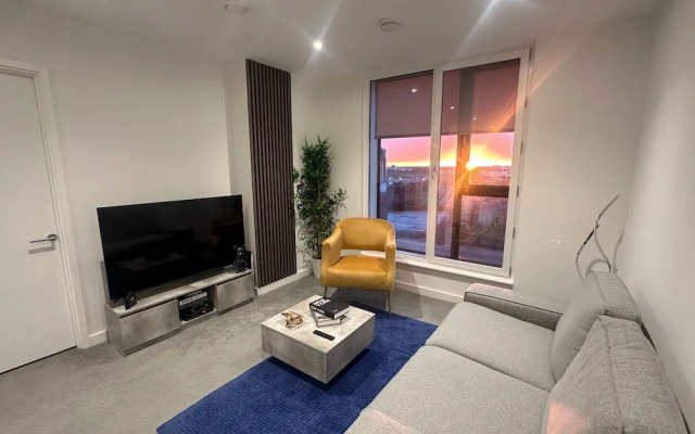 Up to 40 Percent Off Old Trafford Modern Apartment