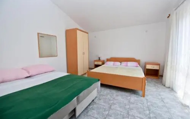 Apartments Caska VI