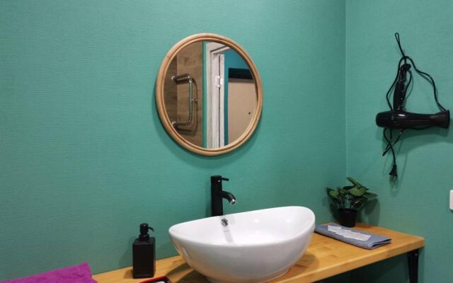 Апартаменты на проспекте Раиса Беляева 42А