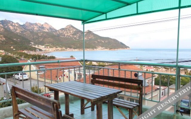 Tinghailou Seaview Inn