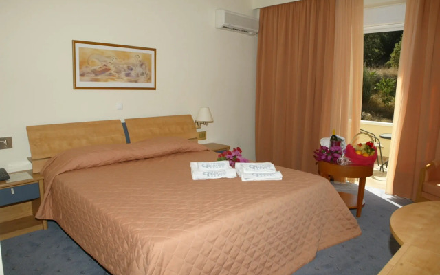 Crithoni's Paradise Hotel
