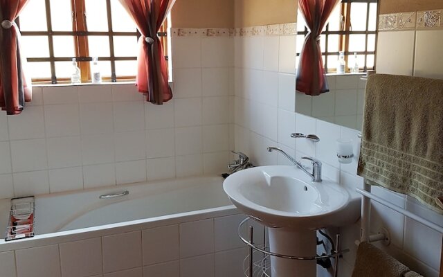 Zwavelpoort Guesthouse