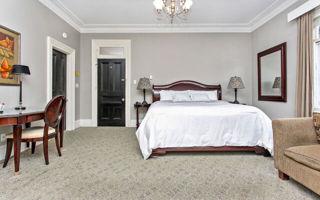 Cabot Boutique Hotel