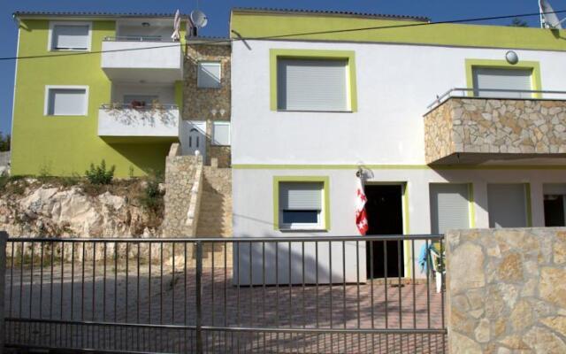 Apartments Zrakic