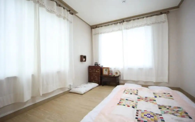 Haeng Gung Chae Guesthouse