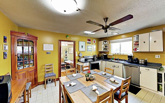 1734 Charleston (1655-161089) - 2 Br Home