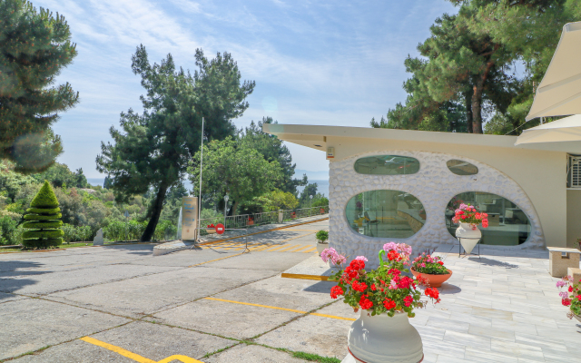 Bomo Tosca Beach Hotel