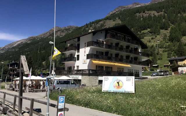 Matterhorn Golf Hotel