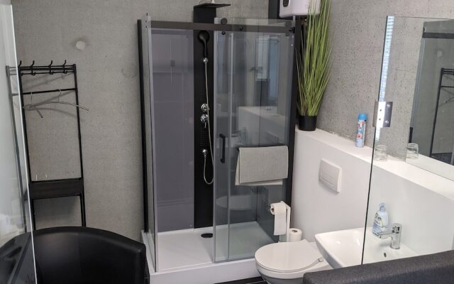 Boardingrooms Direct A8, Close to Stuttgart, 25min
