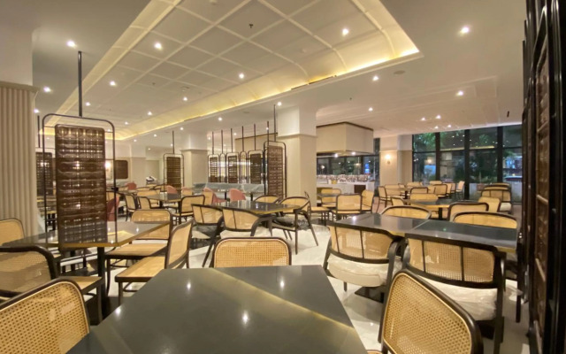 Maia Hotel