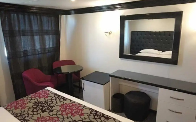 Shehrazad Nile Floating Hotel